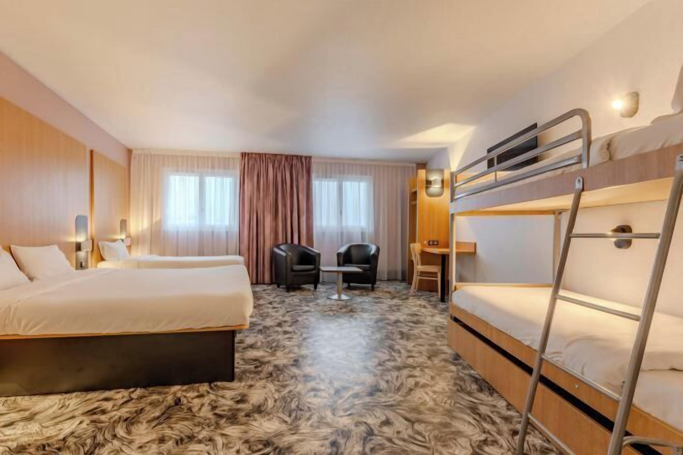 Caja de seguridad en la habitación, escritorio y insonorización 