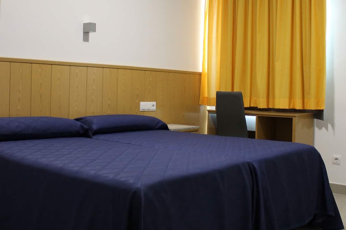 Superior Twin Room | Desk, blackout curtains, free WiFi