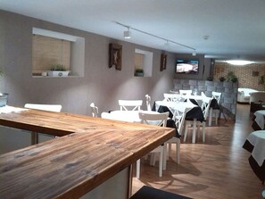 Se sirven desayunos, almuerzos y cenas