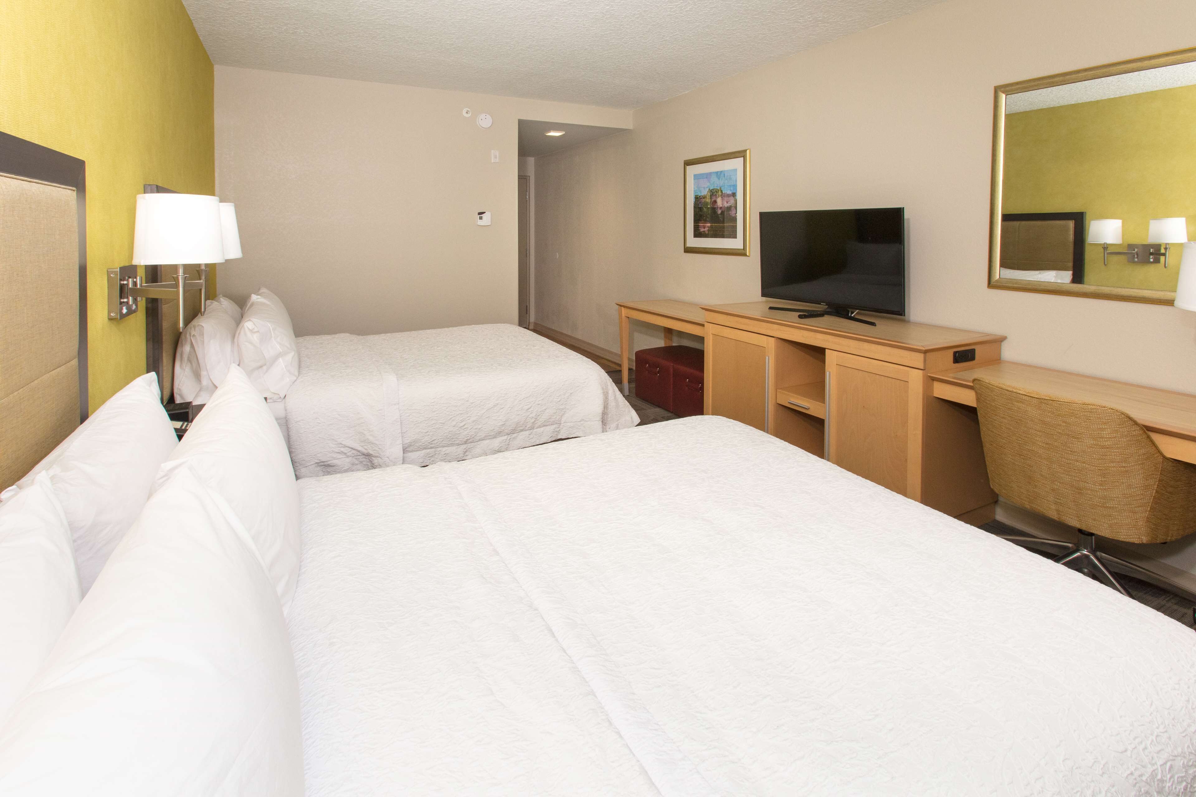 minibar, in-room safe, desk, laptop workspace