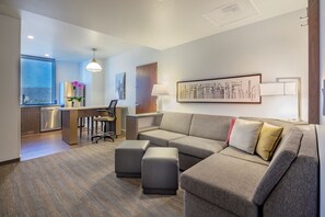 Roupas de cama premium, edredons de pluma, cofres nos quartos