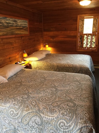 Standard Room, 2 Double Beds | Iron/ironing board, rollaway beds, free WiFi, bed sheets