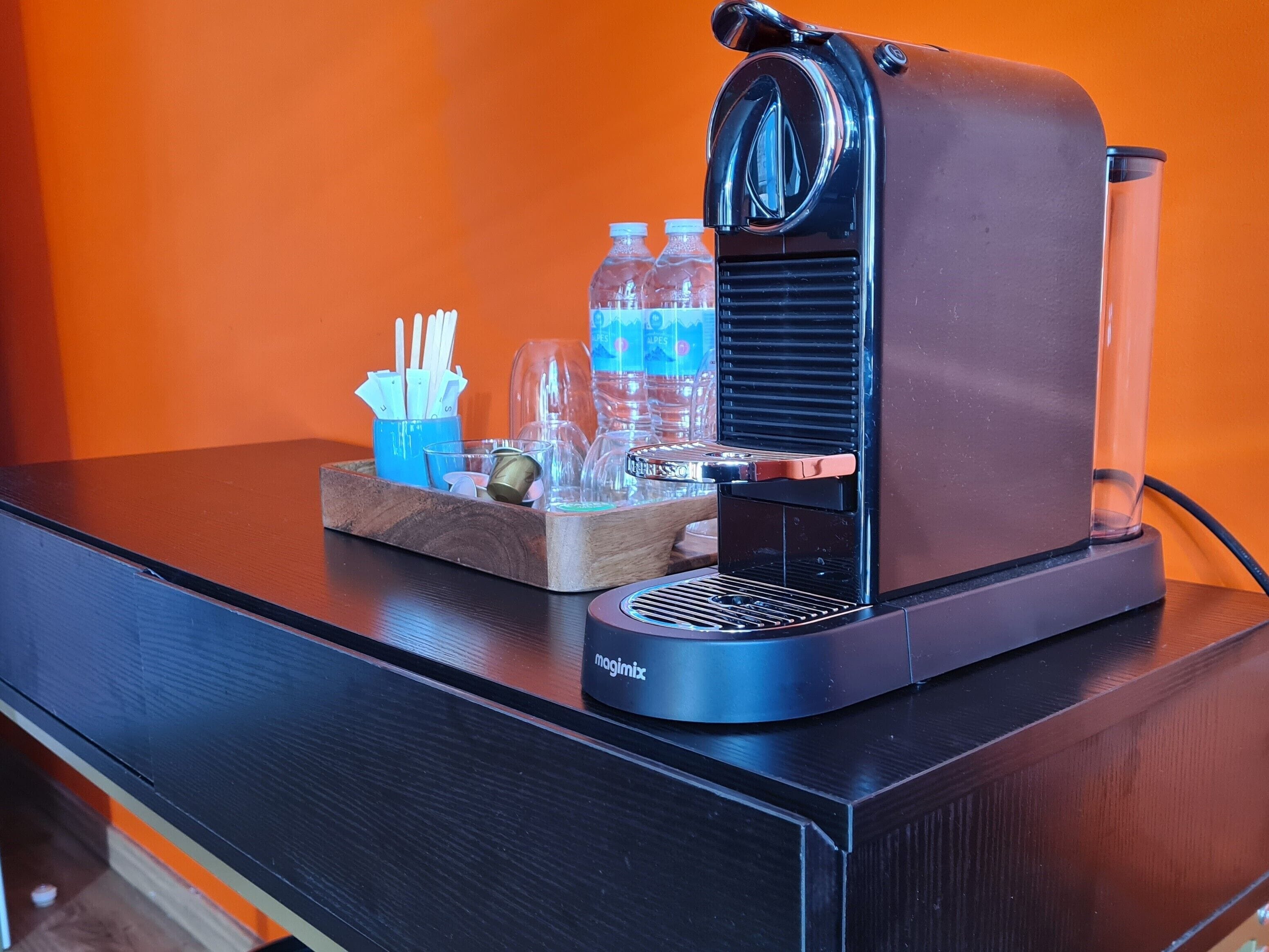 deluxe room | in-room safe, individually decorated, desk, soundproofing