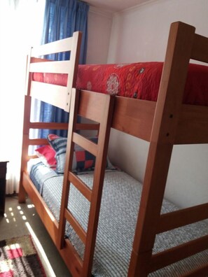Deluxe-Apartment, 2 Schlafzimmer | Badezimmer | Duschwanne, kostenlose Toilettenartikel, Haartrockner