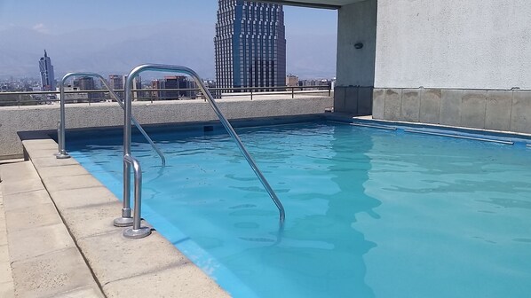 Seasonal outdoor pool - Central Apart Santiago (Santiago)