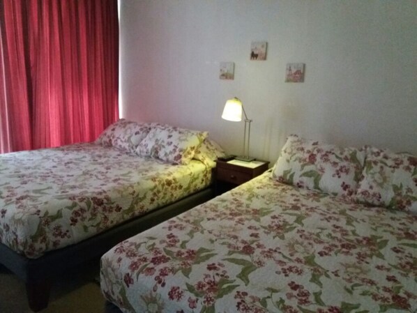 Deluxe-Apartment, 2 Schlafzimmer | 1 Schlafzimmer, Zimmersafe, Bügeleisen/Bügelbrett, Zustellbetten