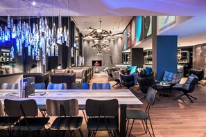 Bar (on property) - Motel One Basel (Basel)
