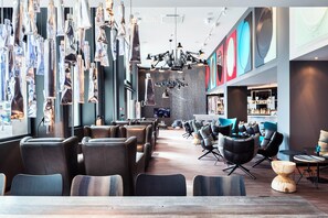 Bar (on property) - Motel One Basel (Basel)