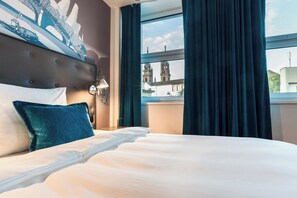 Egyptian cotton sheets, premium bedding, in-room safe, desk - Motel One Basel (Basel)