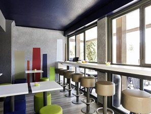 Buffet breakfast on weekends (EUR 6.60 per person)