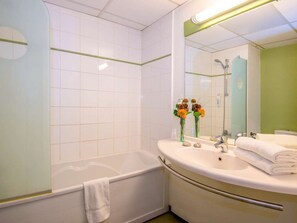 1 bedroom, desk, soundproofing, free WiFi