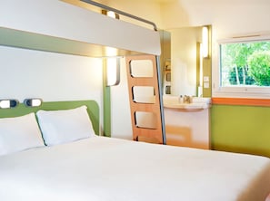 Standard Room (one double bed and one single bed) | Desk, soundproofing, free WiFi, bed sheets