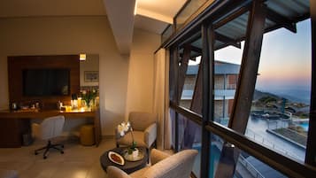 Superior Room | Desk, soundproofing, free cribs/infant beds, free WiFi