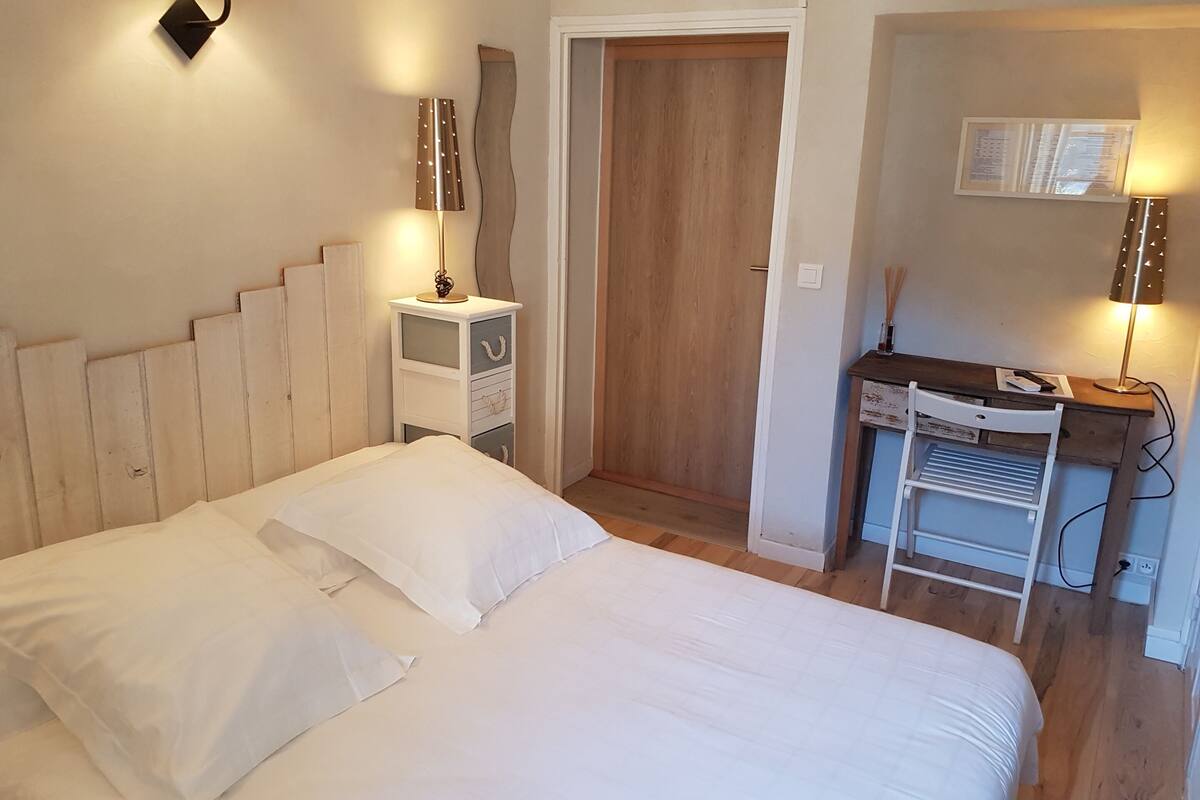 single room, private bathroom (vue vallee) | miscellaneous