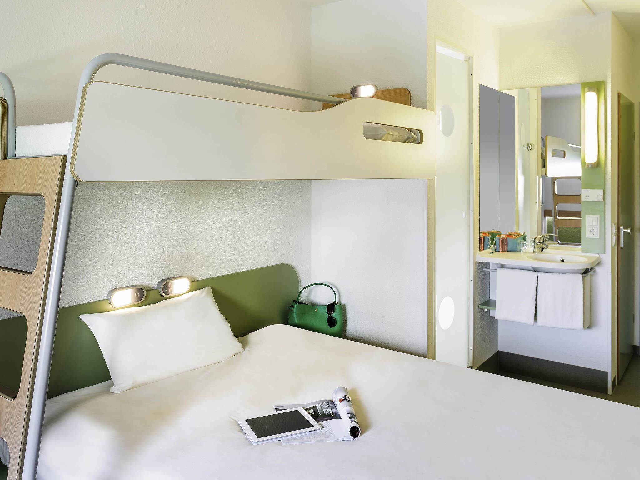 Triple Room, Multiple Beds | Hypo-allergenic bedding, blackout curtains, iron/ironing board