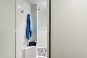 Bruser, miljøvenlige toiletartikler, håndklæder