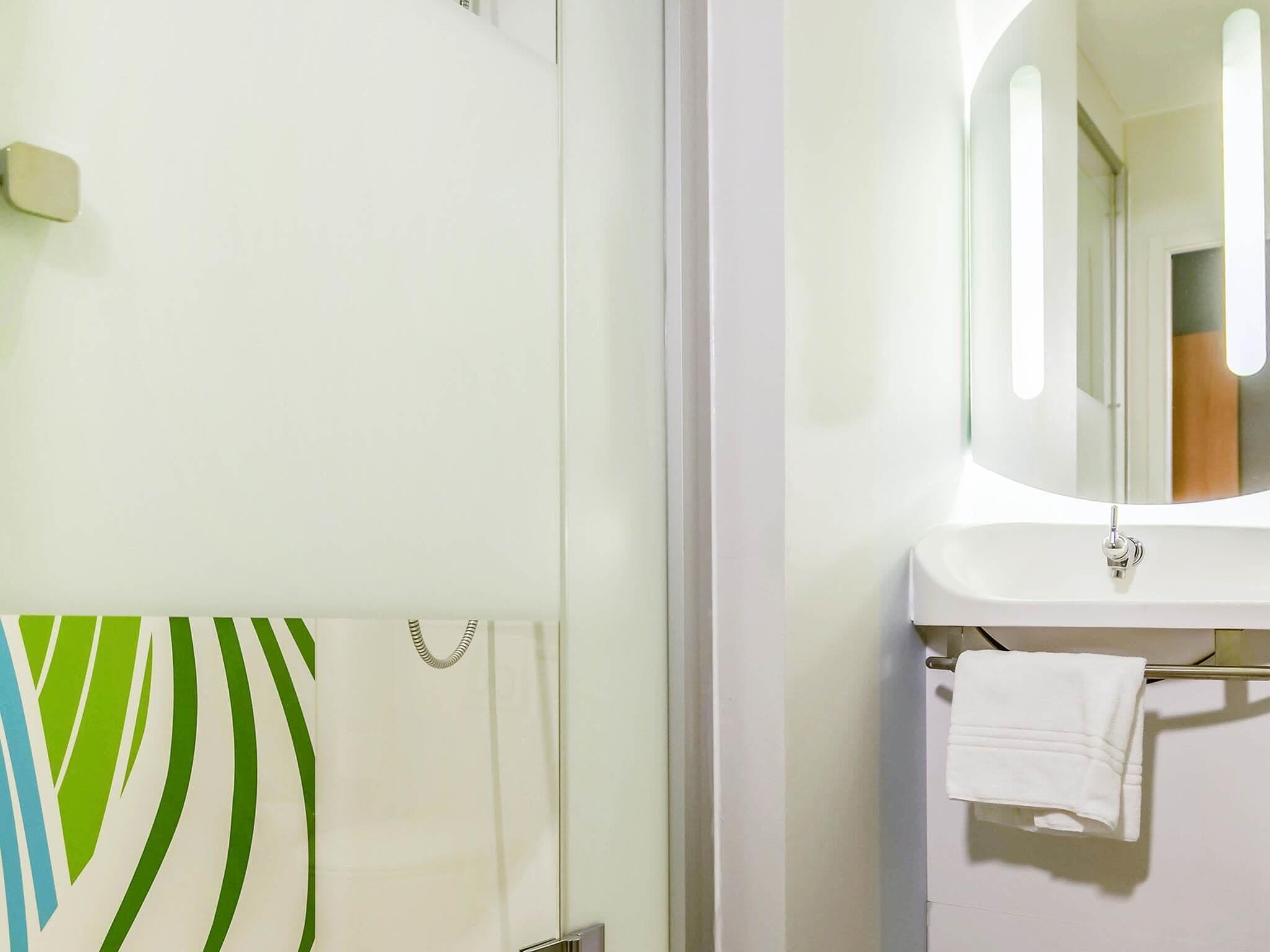 Suihku, ympäristöystävälliset hygieniatuotteet, pyyhkeet