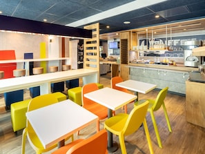 Daily buffet breakfast for a fee - Ibis Budget Les Sables d'Olonne (Les Sables-d'Olonne)