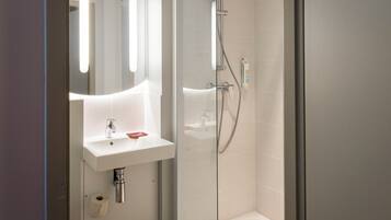 Douche, articles de toilette écologiques, sÚche-cheveux