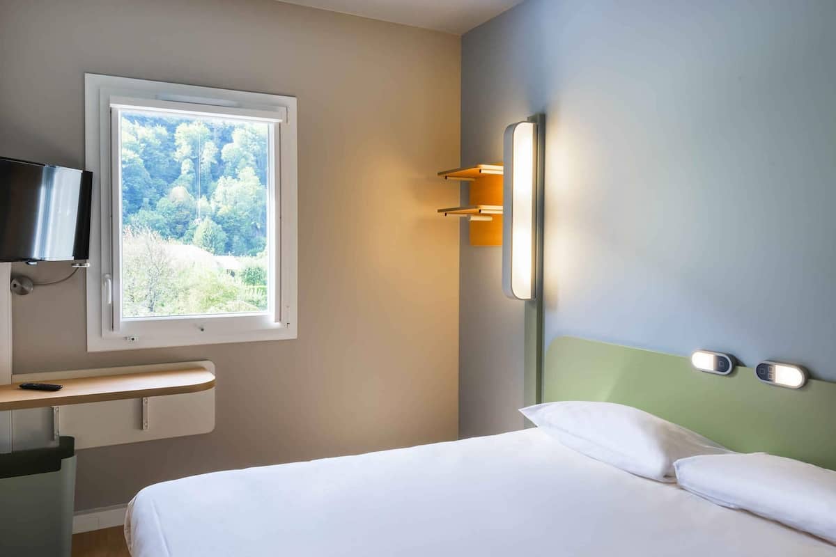 Double Room | Desk, soundproofing, free WiFi, bed sheets