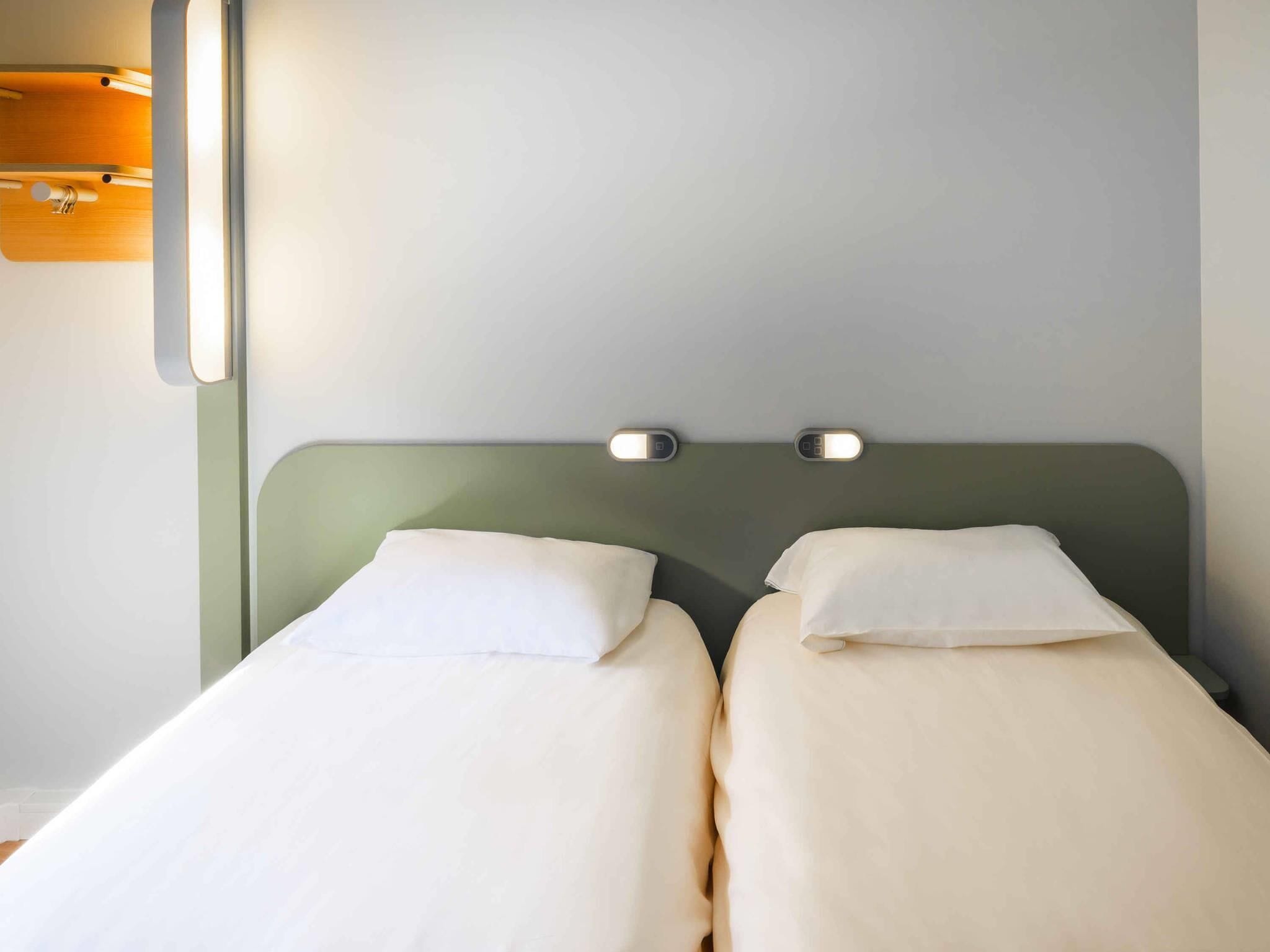 twin room, 2 single beds | desk, soundproofing, free wifi, bed sheets