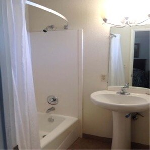 Free WiFi, bed sheets - Cambridge Inn Motor Lodge (Coalinga)