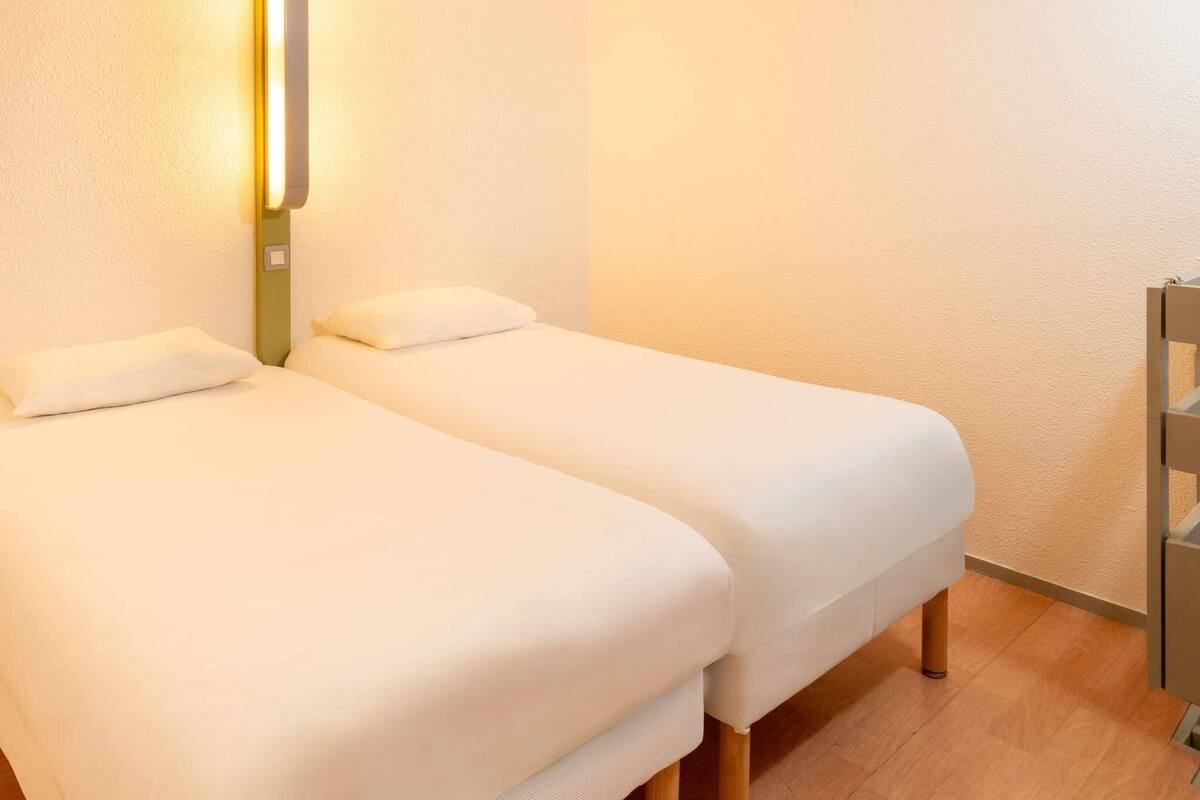 Chambre familiale, 1 lit double et 1 canapé-lit | Bureau, espace de travail pour ordinateurs portables