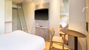 Familiekamer (4 people) | Een bureau, een laptopwerkplek, verduisterende gordijnen