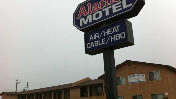 Exterior - Alamos Motel (Huron)