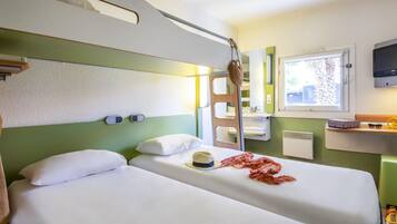 Desk, free cots/infant beds, free WiFi