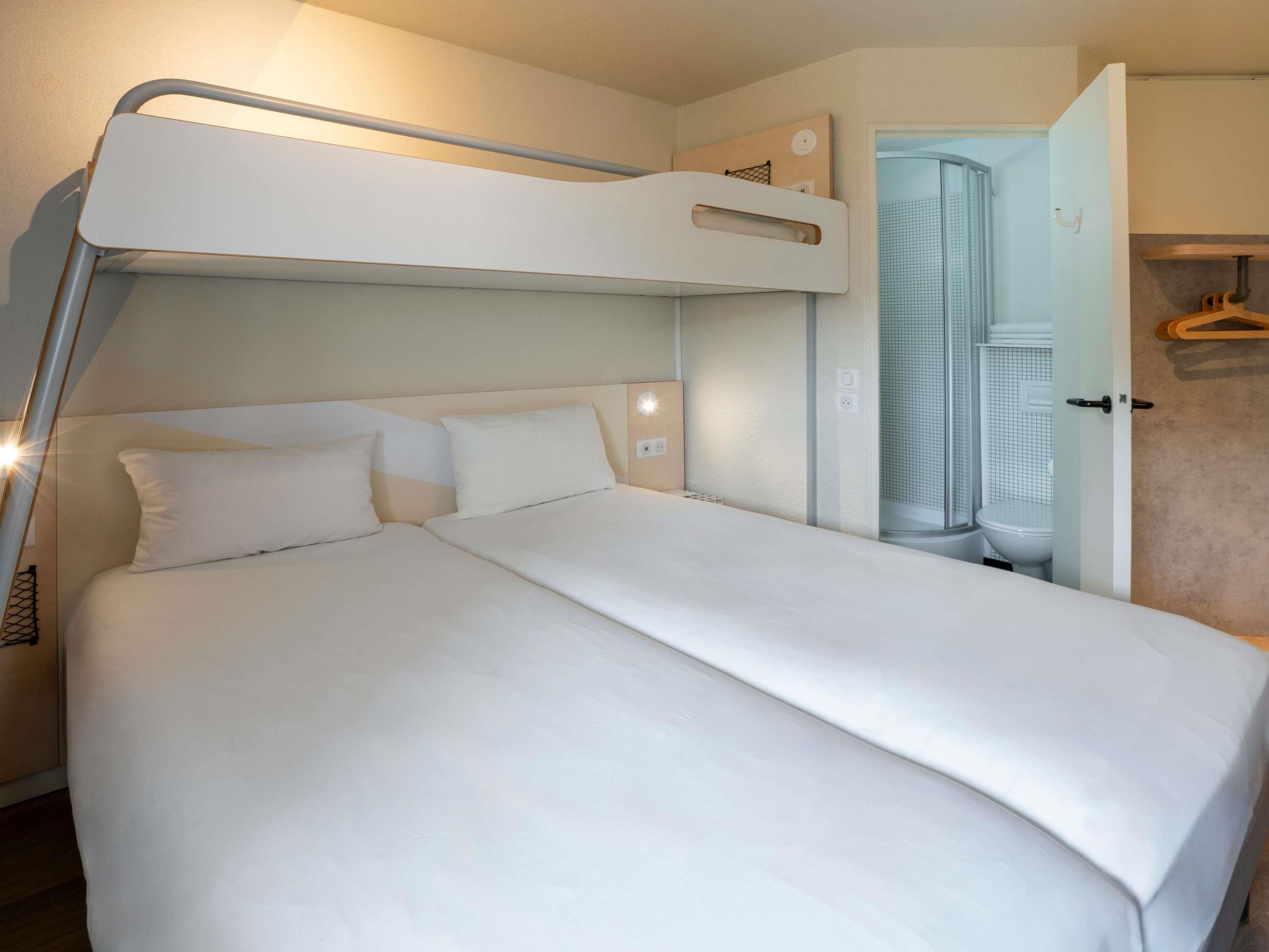 Triple Room (2 Twin Beds and 1 Single Bunk Bed) | Desk, cribs (free), WiFi (free), bed sheets
