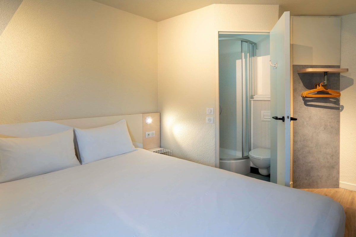 Double Room, 1 Katil Kelamin (Double) | Meja, katil bayi/kot (percuma), Wi-fi percuma, cadar katil