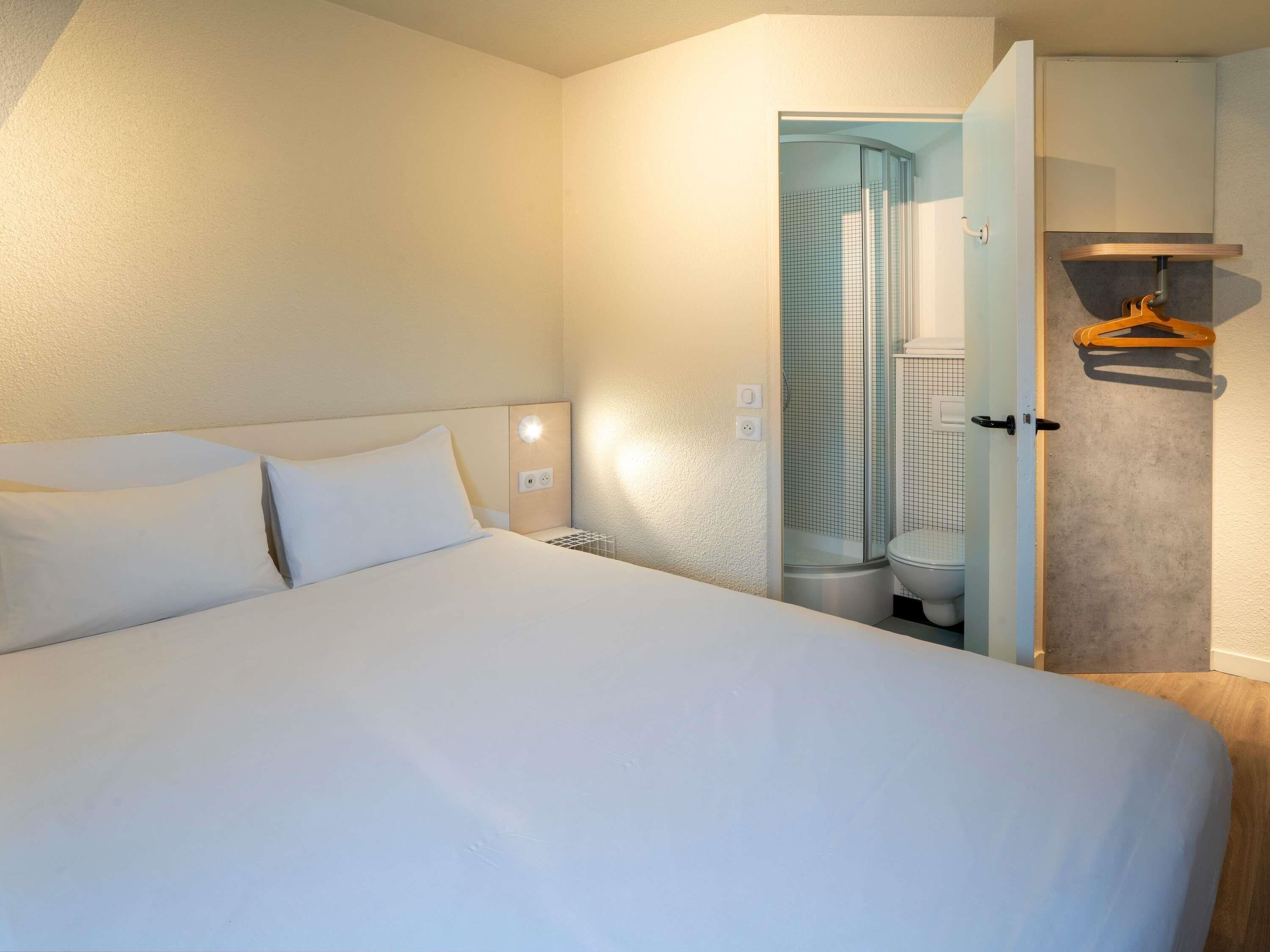 Double Room, 1 Double Bed | Desk, cribs (free), WiFi (free), bed sheets