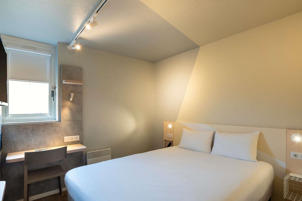 Double Room, 1 Double Bed | Desk, free cribs/infant beds, free WiFi, bed sheets