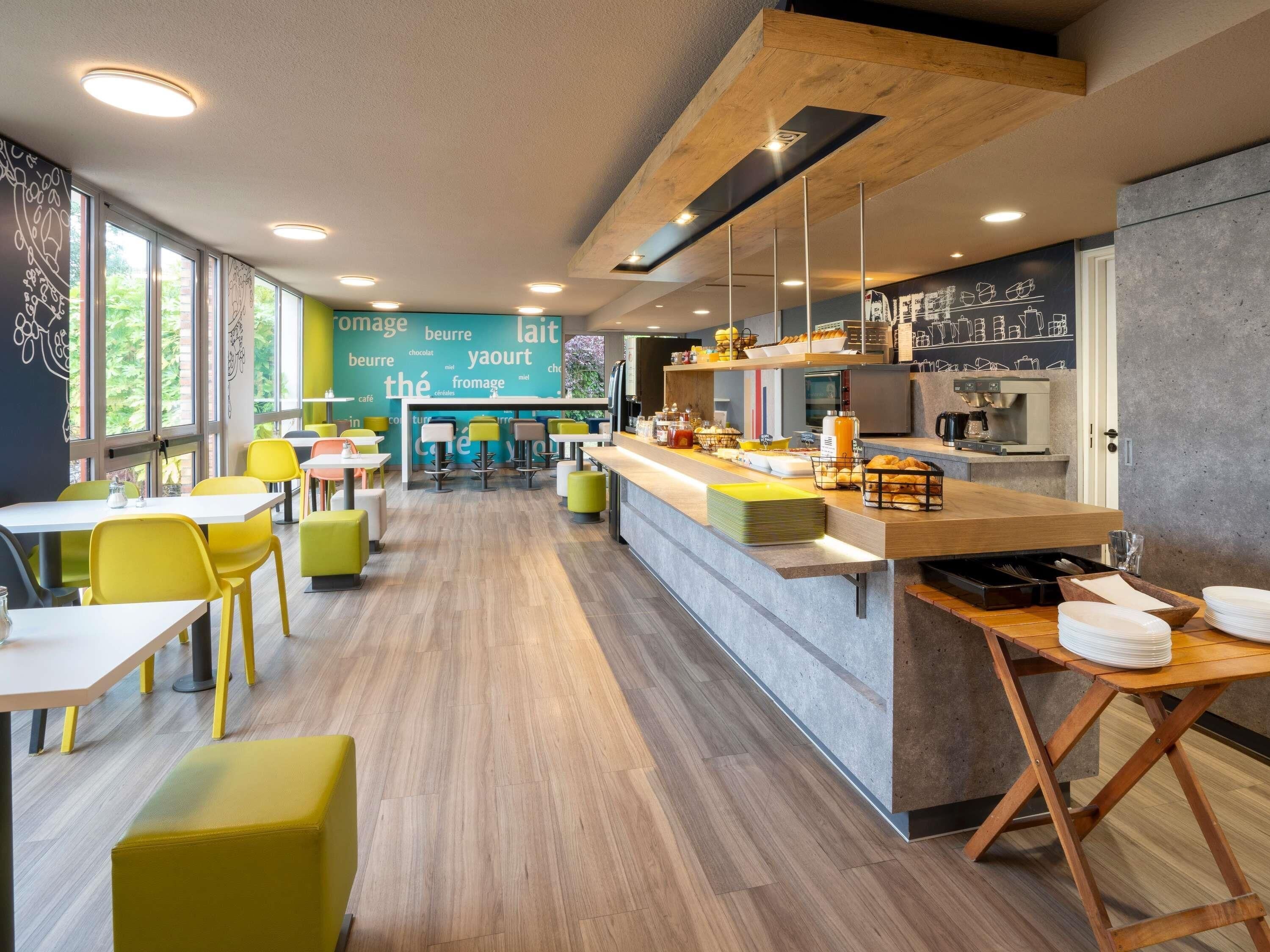 Daily buffet breakfast (EUR 9.9 per person)