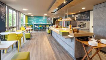 Daily buffet breakfast (EUR 9.9 per person)
