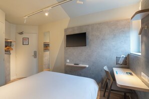 Double Room, 1 Double Bed | Desk, free cribs/infant beds, free WiFi, bed sheets