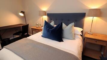 Chambre Deluxe (family) | Literie de qualité supérieure, bureau, Wi-Fi gratuit, draps fournis