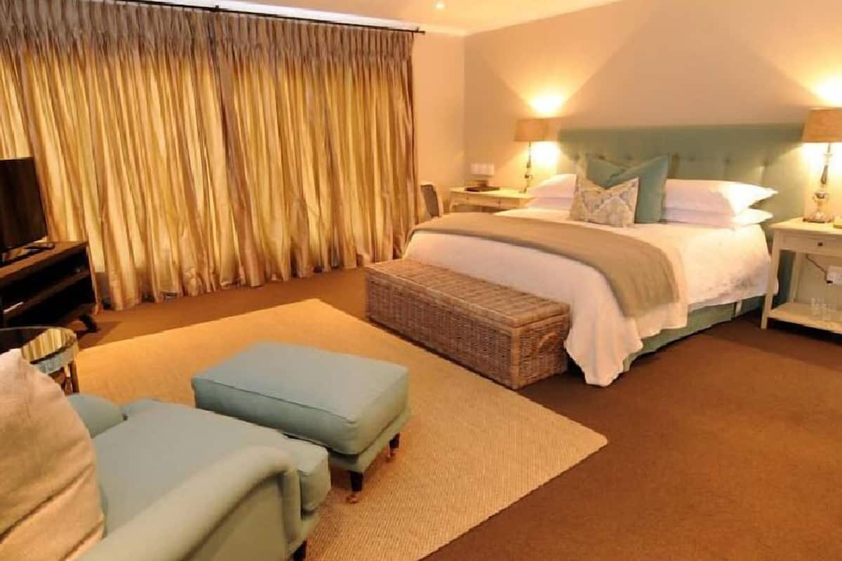 Luxury Room (upstairs with view) | Premium bedding, desk, free WiFi, bed sheets
