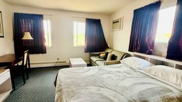 Premium-sengetøj, dundyner, skrivebord