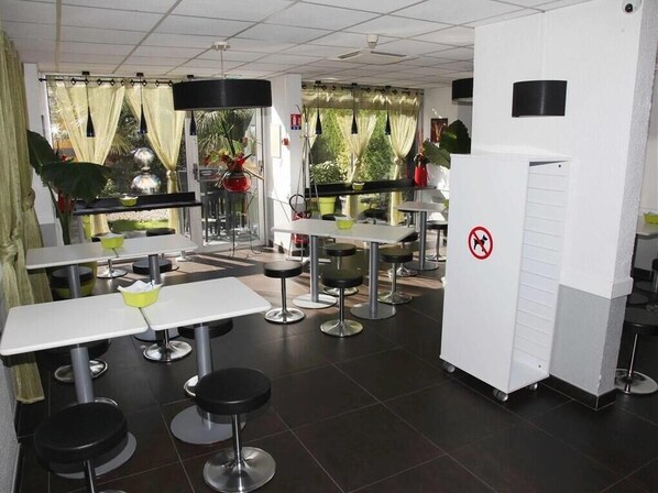 Dining - ibis budget Nice Palais Nikaia (Nice)