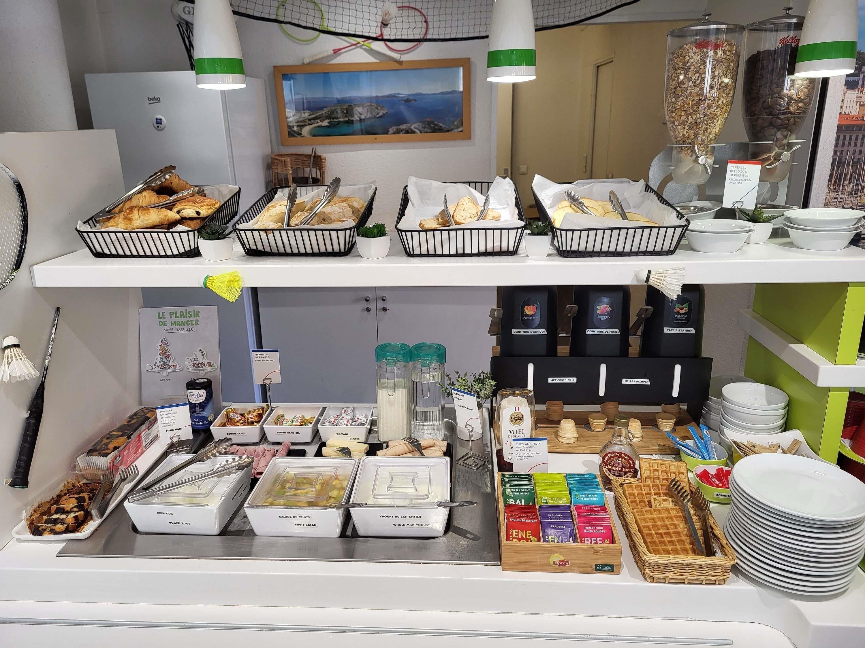 Se ofrece un desayuno bufé entre semana (por un coste adicional)