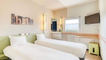 Twin Room, 2 Single Beds | Desk, soundproofing, free WiFi, bed sheets