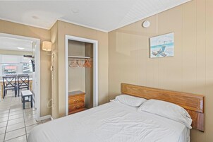 Apartamento, 2 quartos | Wi-Fi de cortesia, roupa de cama