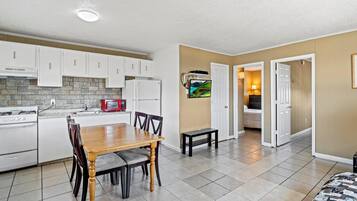 Apartment, 2 Bedrooms | Free WiFi, bed sheets