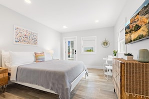 Memory foam beds, individually decorated, individually furnished - Casa del Mar (Point Pleasant Beach)