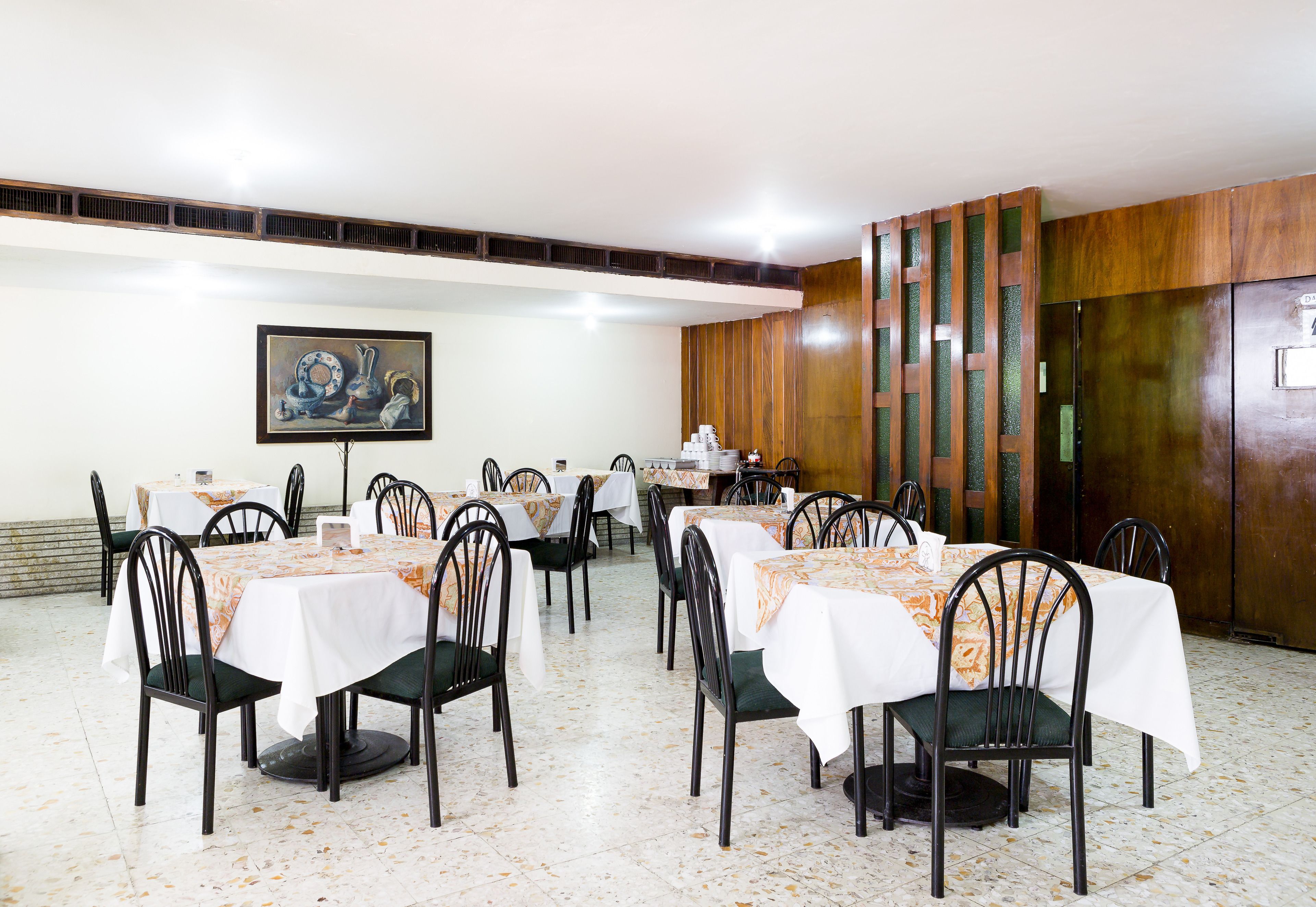 Breakfast, lunch, dinner served; international cuisine 