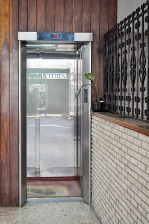 Reception - Hotel Maria Teresa (Salamanca)