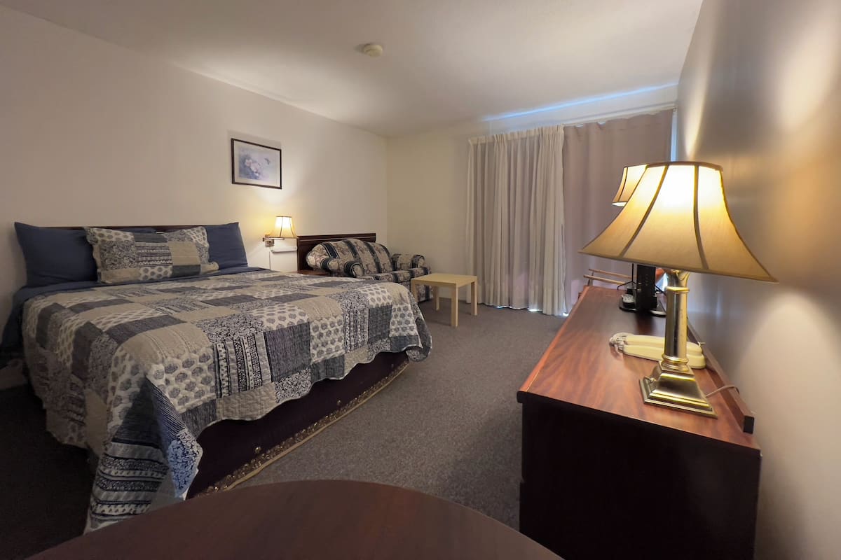 Habitación Premier, 1 cama de matrimonio, cocina básica (2nd Floor) | Wifi gratis y ropa de cama
