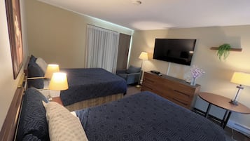 Phòng Premier, 2 giường cỡ queen, tầng trệt | Truy cập Internet không dây miễn phí, bộ trải giường